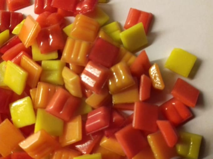 Mozaiek steentjes Glas Vierkant 1x1 cm Rood/Oranje/Geel mix 300 gram