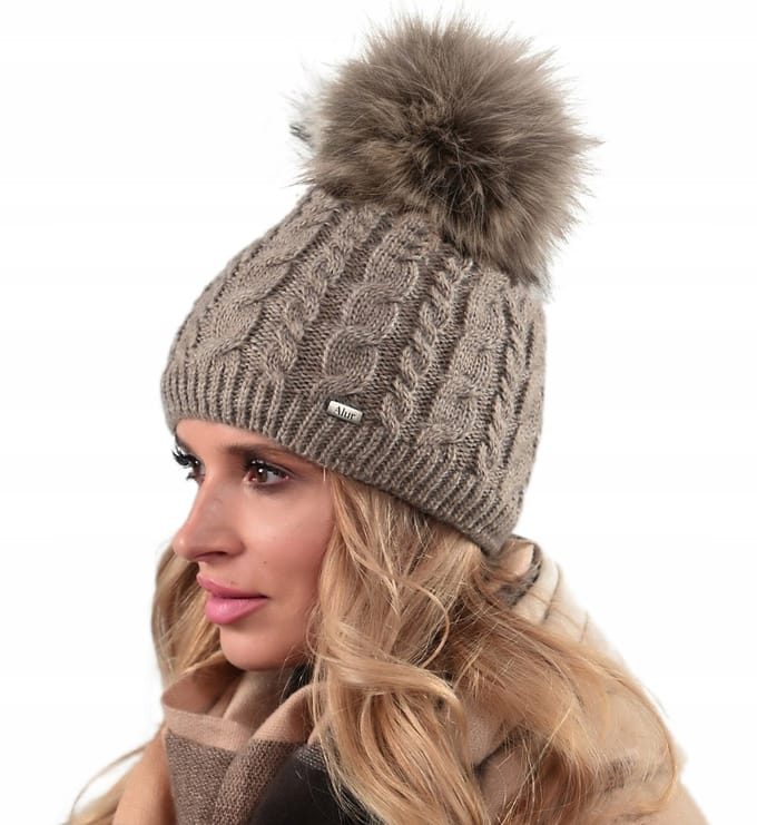 Alur - Dames Wintermuts - Met Pompon - Gevoerd met Fleece - Latte