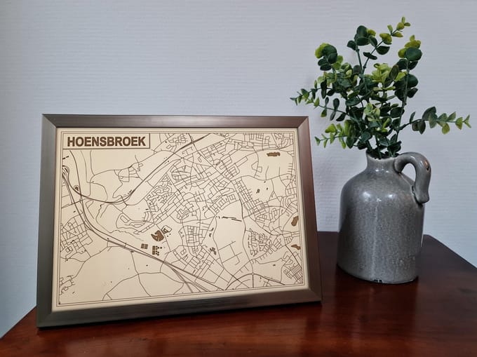 Decoratief Beeld - Houten Van Hoensbroek - Hout - Bekroned - Bruin - 21 X 30 Cm