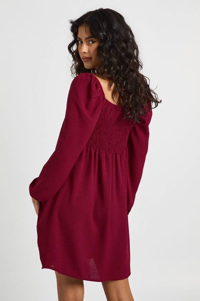 boohoo Dames Gehamerde Volume Mouw Melkmeid Mini Jurk | Merlot | Maat: 36