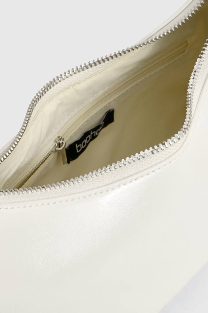 boohoo Dames Glanzende PU Schoudertas Met Crossbody Riem | Wit
