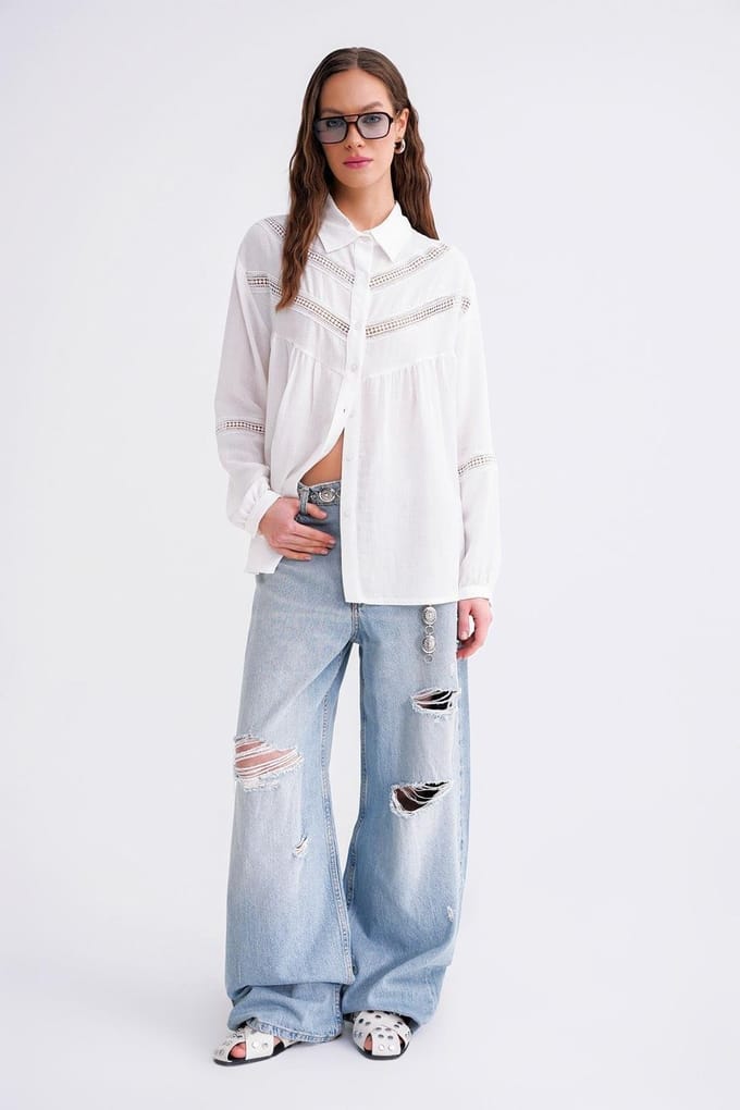 Oversized Shirt met Kant Borduursel