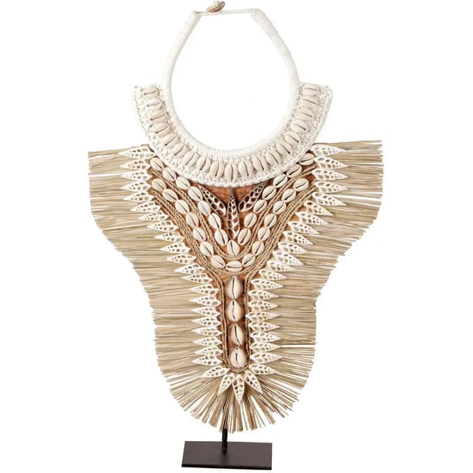 J69 Schelpenketting Op Standaard