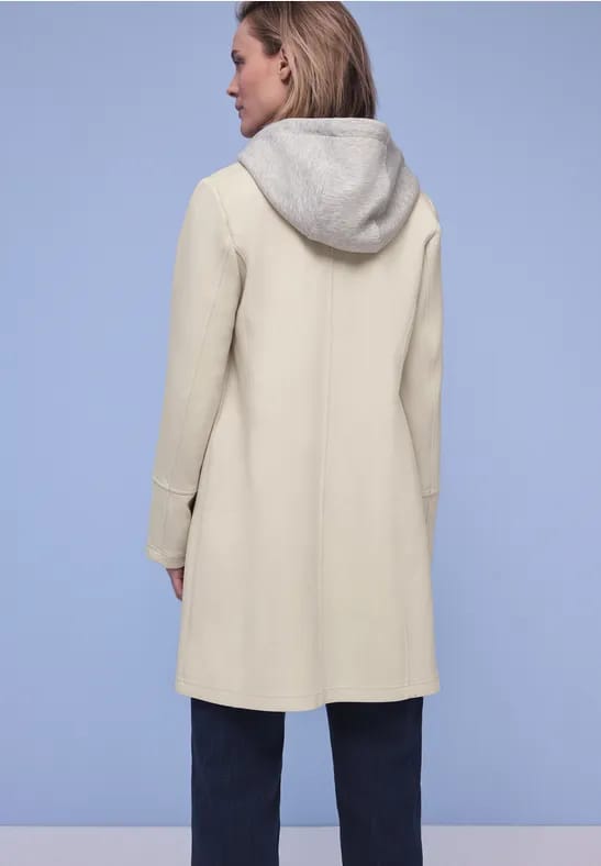 Coat met inlegwerk