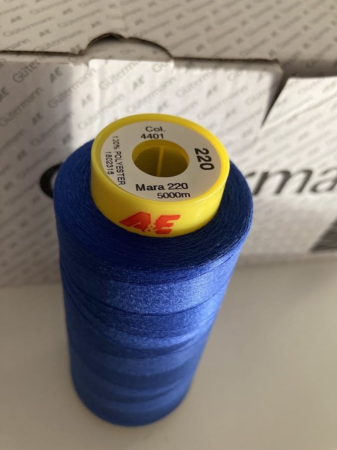 Gutermann Lockgaren kleur 4401 blauw 5000 meter