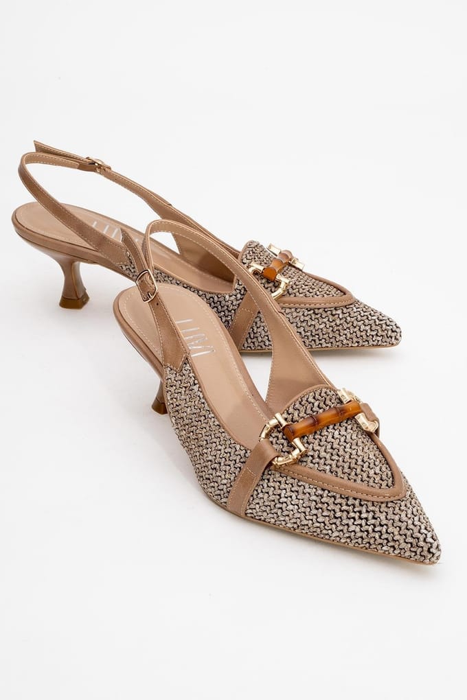 Osca Pump met Puntige Neus, Gesp en Slingback