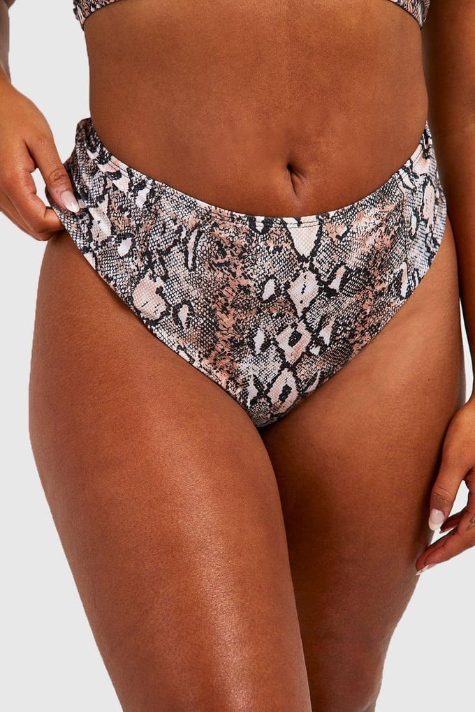 boohoo Dames Plus Essentials Snake Print High Waist Bikini Slip | Bruin | Maat: 56