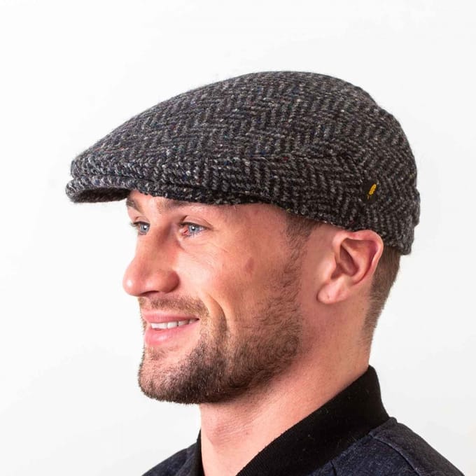 The Dubliner 100% Kerry Woolen Mills Tweed Grijs Herringbone Maat Medium (57-58cm)