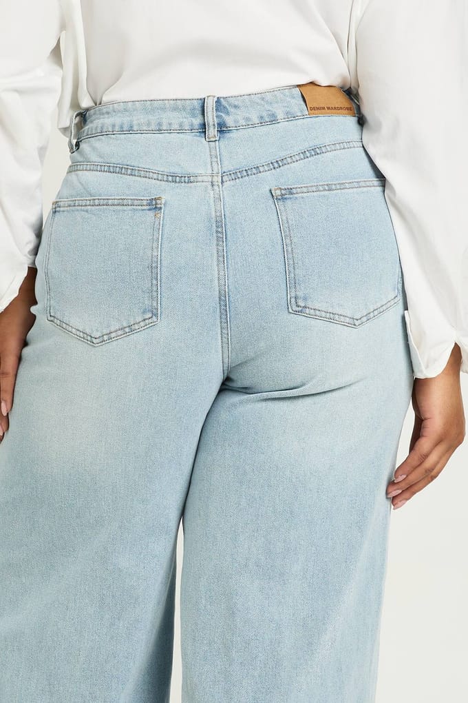 boohoo Dames De Plus Mid Waist Wide Leg Jeans | Gebleekt | Maat: 18/32L
