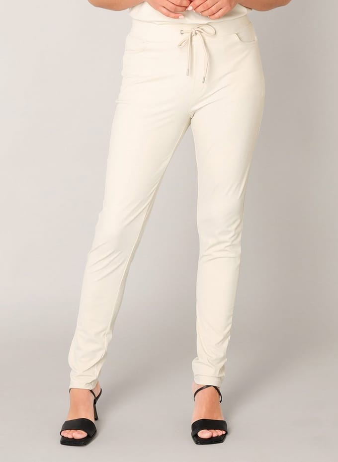 BASE LEVEL Tiana Bottoms - Sand - maat W48 / L30