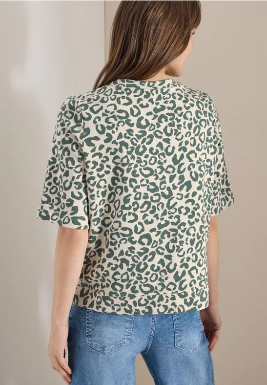 Sweater met korte mouwen en leoprint