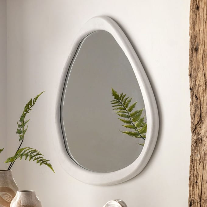 Milton & Oldbrook Wandspiegel 66 x 62 cm Lulea