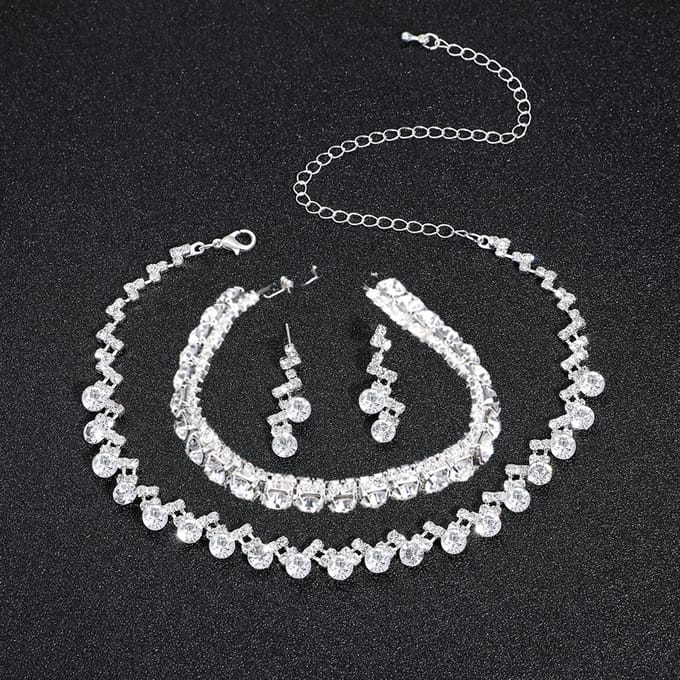 Bruidsaccessoires Drie Delen Bruiloft Mode Volle Diamant Zirkonia Waterdruppel Ketting Oorbellen Bruiloft Accessoires wit