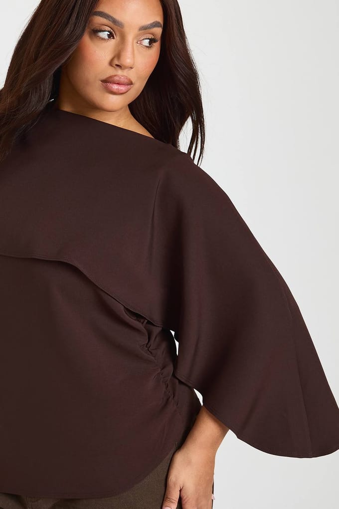 boohoo Dames Plus Cape Overlay Top | Bruin | Maat: 44