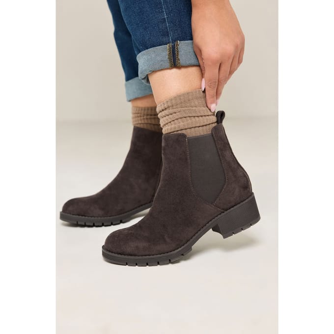 Yours Bruine Imitatiesuède Chelseaboots In Brede Epasvormsize 40EEE