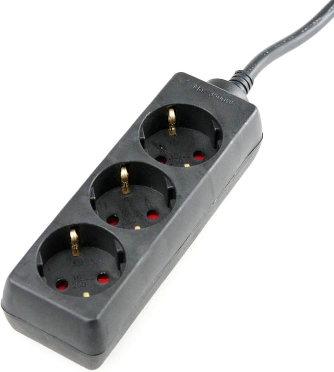 3-Weg Stopcontactstrip met 3 meter Kabel - IP20 - 230V/16A - Zwart