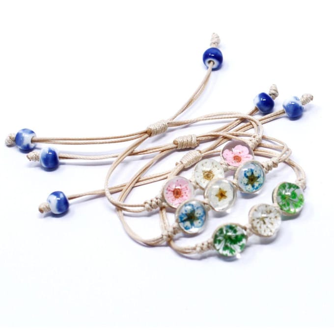 Geperste bloemen - Driebloemige armband