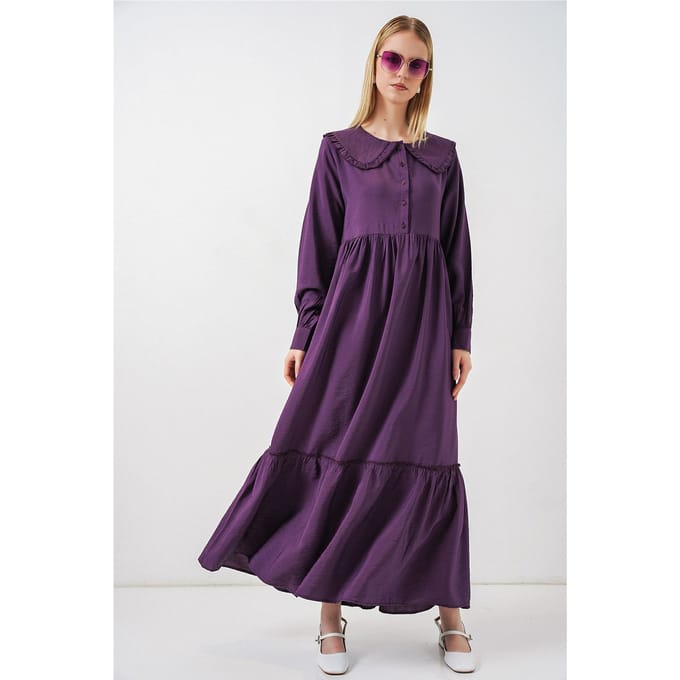 Maxi-jurk met babykraag en knoopsluiting