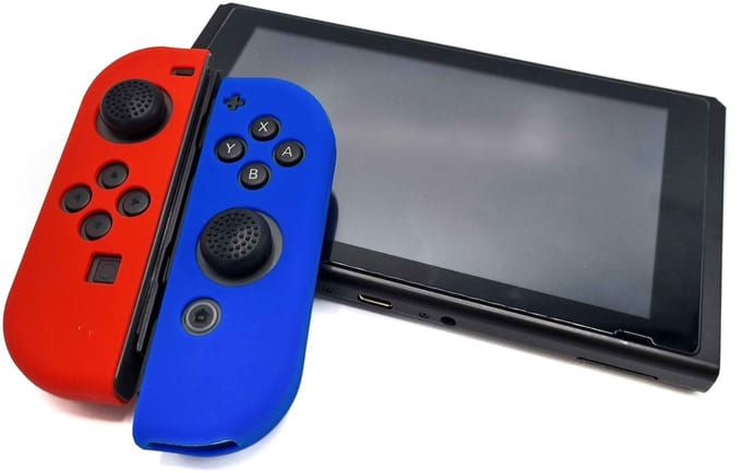 Gadgetpoint - Hoesjes & Skins voor Nintendo Switch 1 - Performance Gaming Case - Soft Grip Covers - Anti-Slip Joy-Con Controller Accessoires - Blauw/Rood
