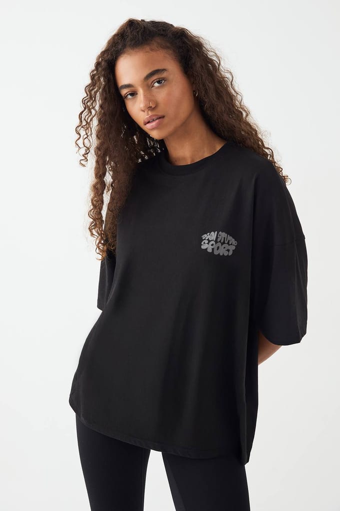 Dames DSGN Studio Sport Bedrukt Oversized T-Shirt | Zwart | Maat: Large