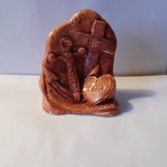 Beeld Geloof Hoop Liefde antiek bruin.