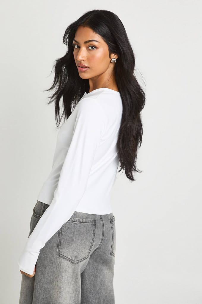 boohoo Dames Geperst Sculpt Drukknoop Doorknoopbare Lange Mouw Top | Wit | Maat: 44