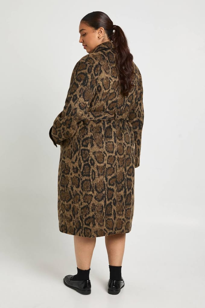 boohoo Dames Plus jasje met luipaardprint en wollen uitstraling | Leopard | Maat: 18