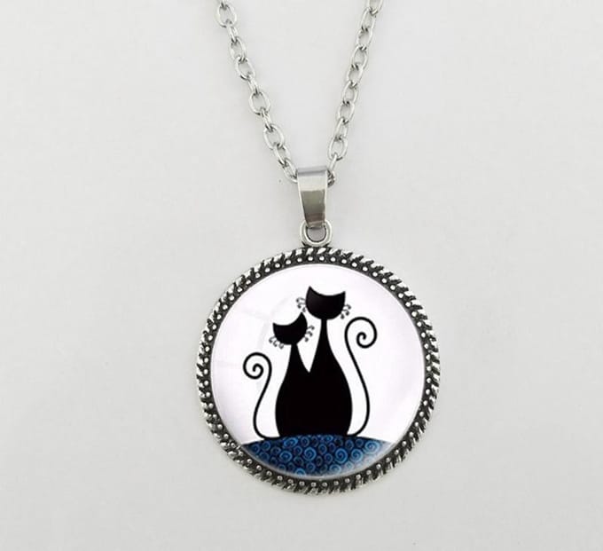 Ketting zilverkleurig |  2 zwarte katten