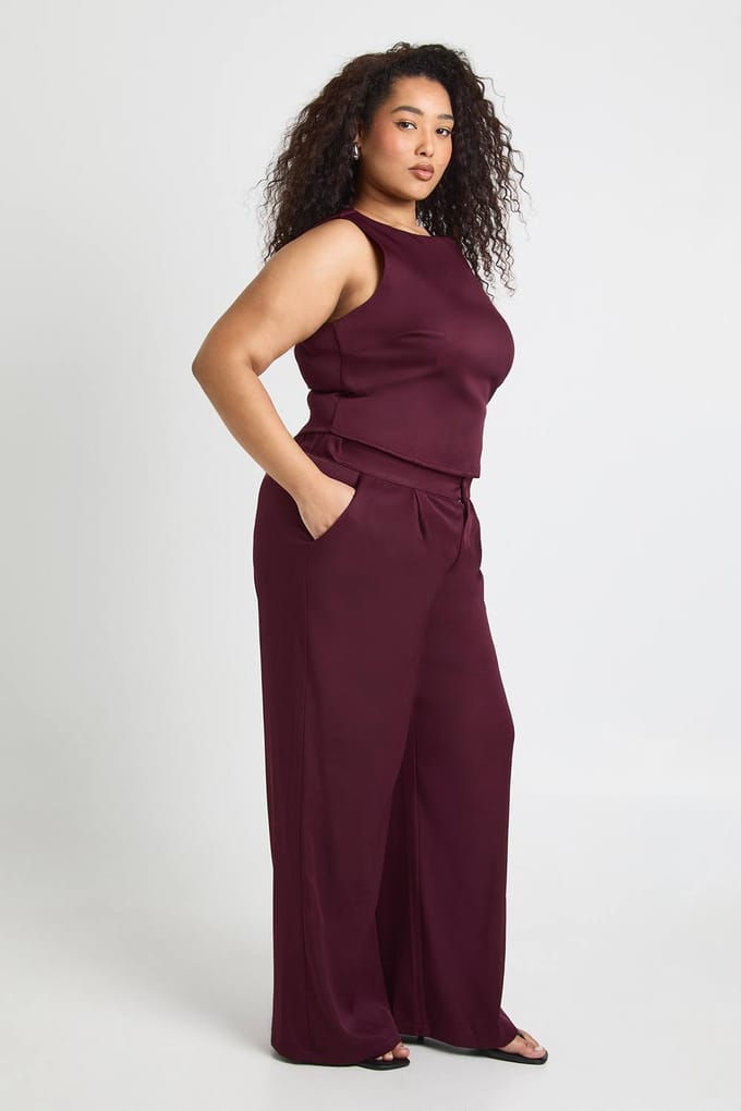 boohoo Dames Plus Geplisseerde Wijde Pijpen Broek | Pruim | Maat: 44