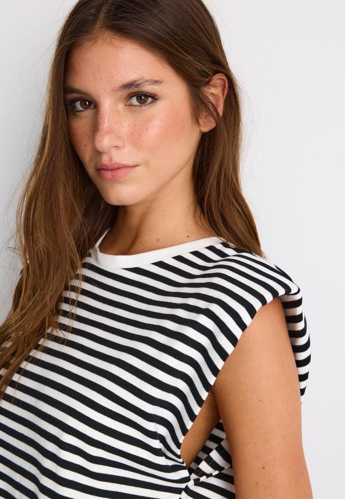 Stradivarius B05 Basic gestreept T-shirt met schoudervullingen  Zwart S