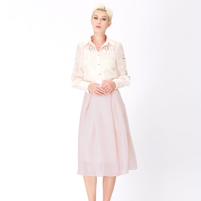 Uitlopende organza en satijnrok
