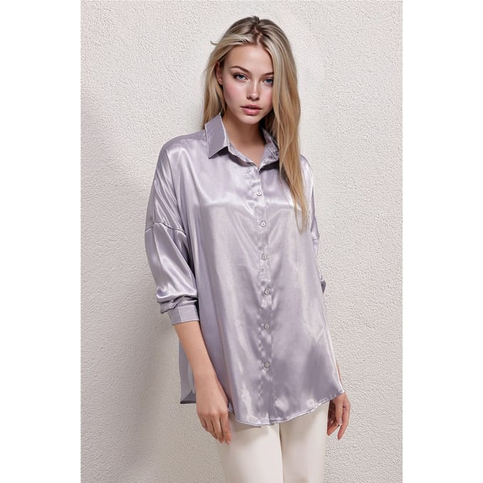 Overgrote Satijnen Knop-Front Shirt