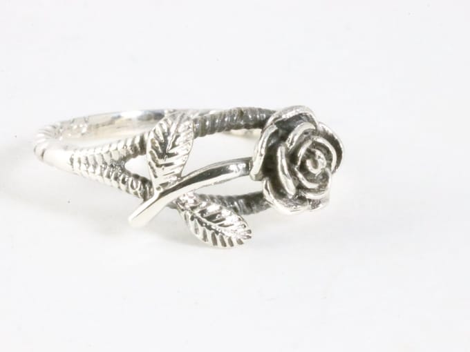 Fijne zilveren ring met roos - maat 19.5