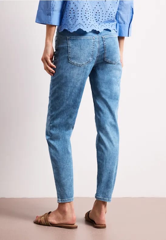Jeans met taps toelopende pijpen in een Loose Fit