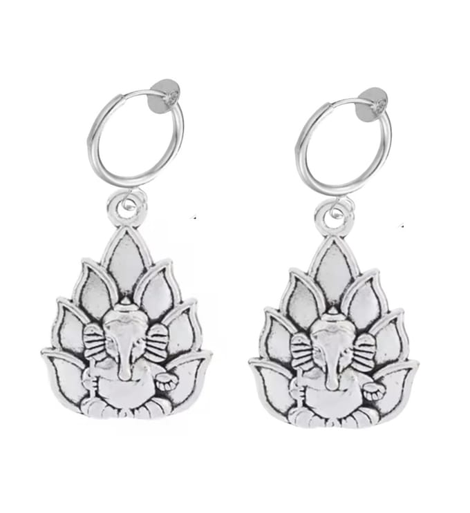 Klem oorbellen Ganesha zilverkleur
