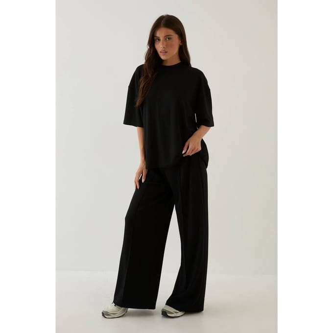 Dames Dsgn Studio Supersoft Oversized T-shirt & Wide Leg Broek Set | Zwart | Maat: Small