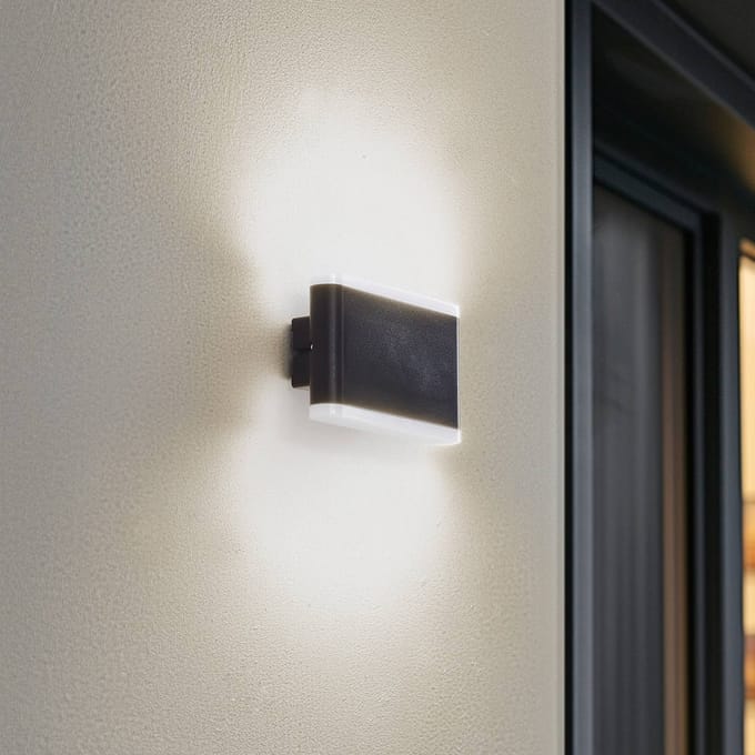 Lindby Smart LED buiten wandlamp Elvi, CCT, RGB, Tuya, IP54