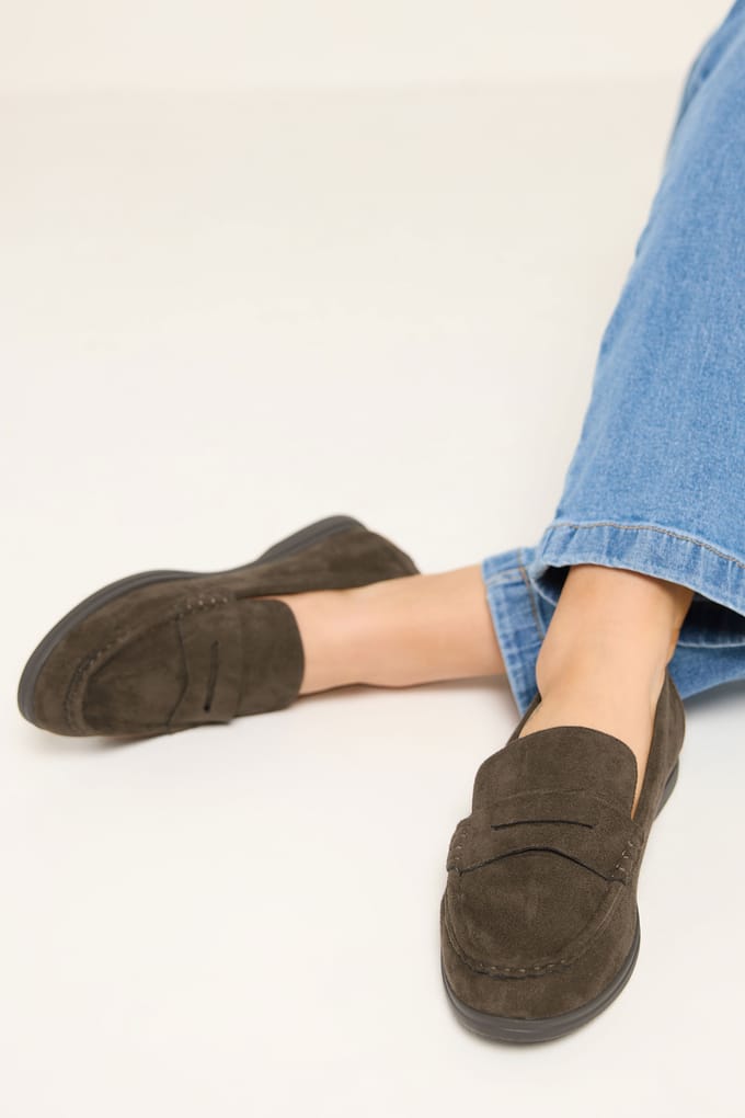 Yours Bruine Loafers Van Imitatiesuède Met Platte Zool In Brede Epasvormsize 42E