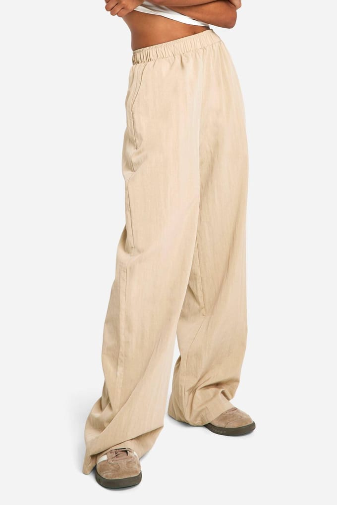 boohoo Dames Nylon Broek met Wijde Pijpen | Stone | Maat: 8