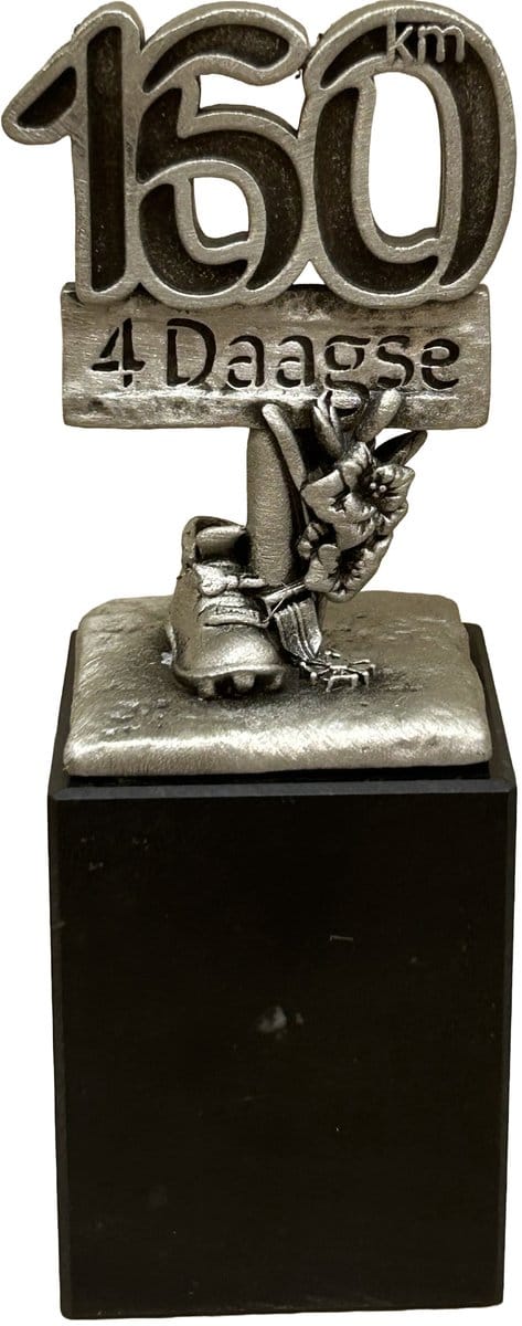 Trofee op sokkel - 4Daagse Nijmegen -"160 KM" - tin / marmer - Vierdaagse aandenken