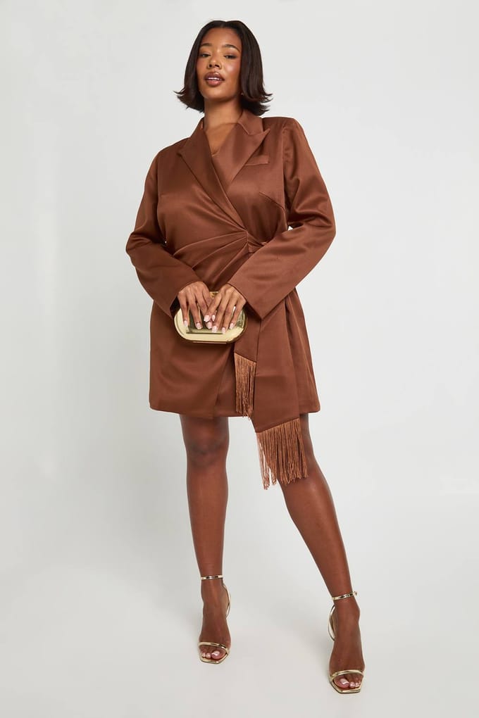 boohoo Dames Plus Kwast Blazer Jurk | Chocolate | Maat: 20