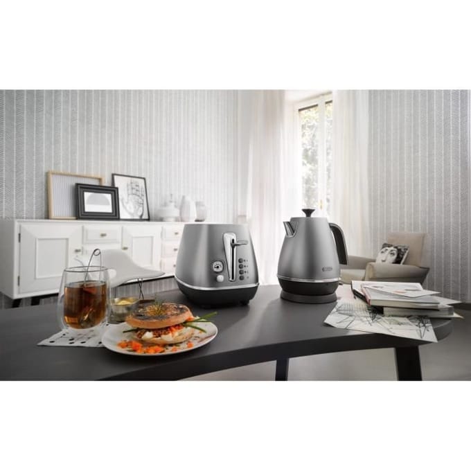 Bouilloire - DELONGHI - KBI2001.S - 2000 W - 1,7 L - Métal mat / Détails chromé