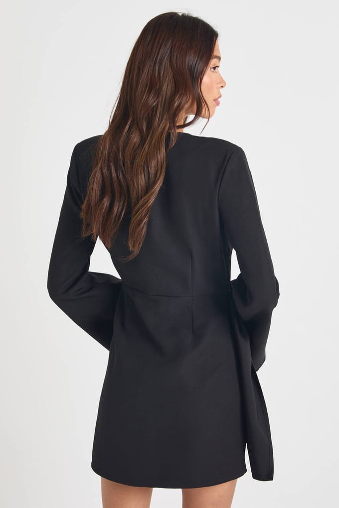 boohoo Dames Kraagloze, gedrapeerde blazerjurk met band in de taille | Black | Maat: 6