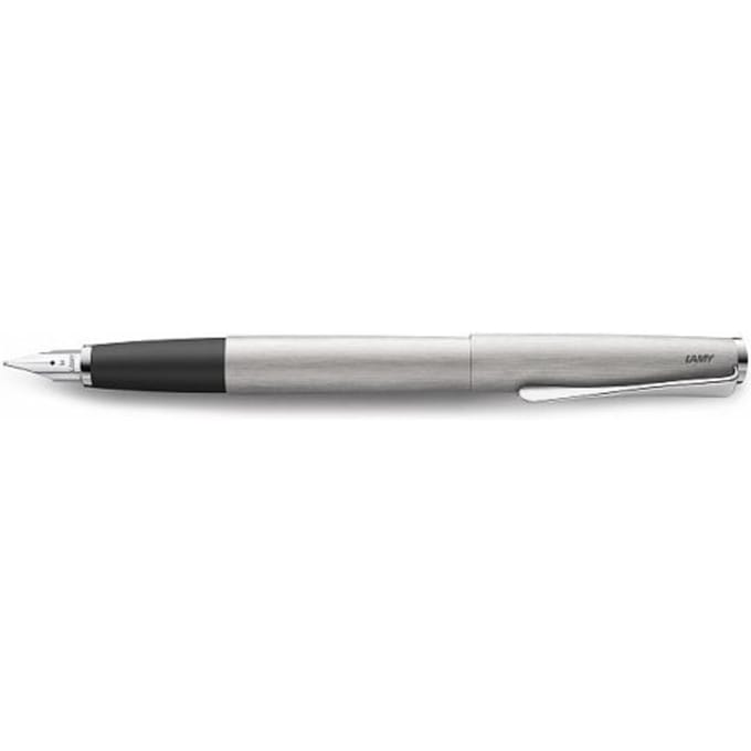 Lamy vulpen, model studio, uitvoering brushed met een medium penpunt