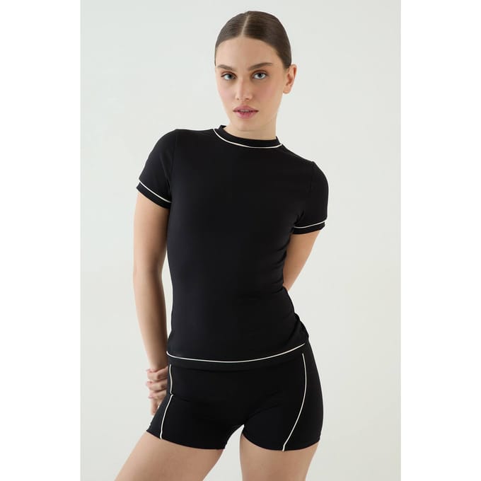 Dames Dsgn Studio Top Met Nauwsluitende Pasvorm En Biesdetail | Zwart | Maat: Medium