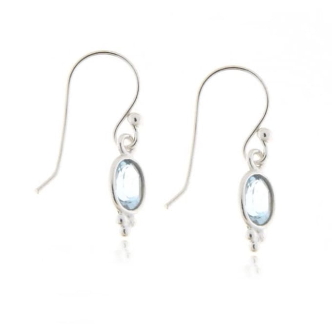 SilverGems Zilveren oorhangers met Blauwe Topaas edelstenen