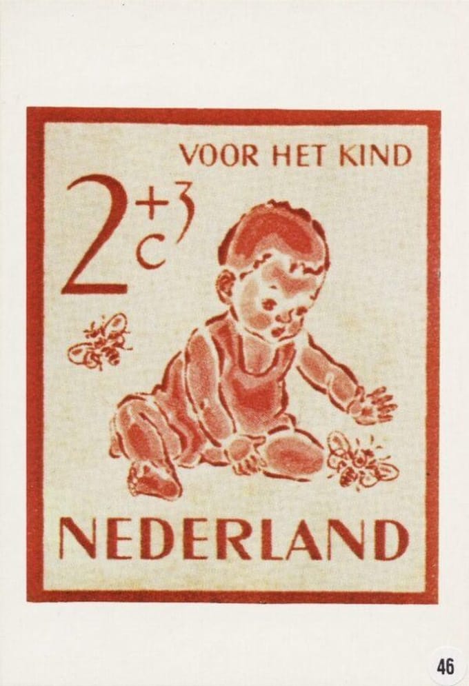 Briefkaart met afbeelding kleuter met bijen postzegel