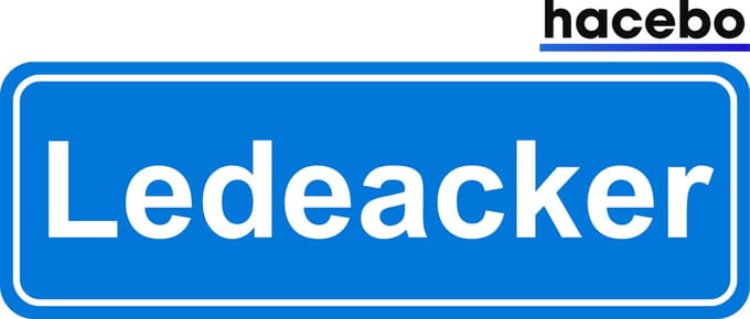 Hacebo - Plaatsnaam Sticker - 29x10 CM - Ledeacker sticker - Verkeersborden sticker - grappige cadeaus - Ledeacker