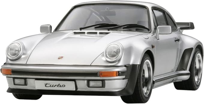 Porsche Turbo 1988 Modelbouwkit - 1:24 Onbeschilderd en Gedetailleerd