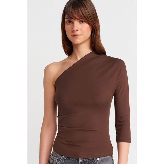Off-shoulder Cut-out Slim-fit Blouse